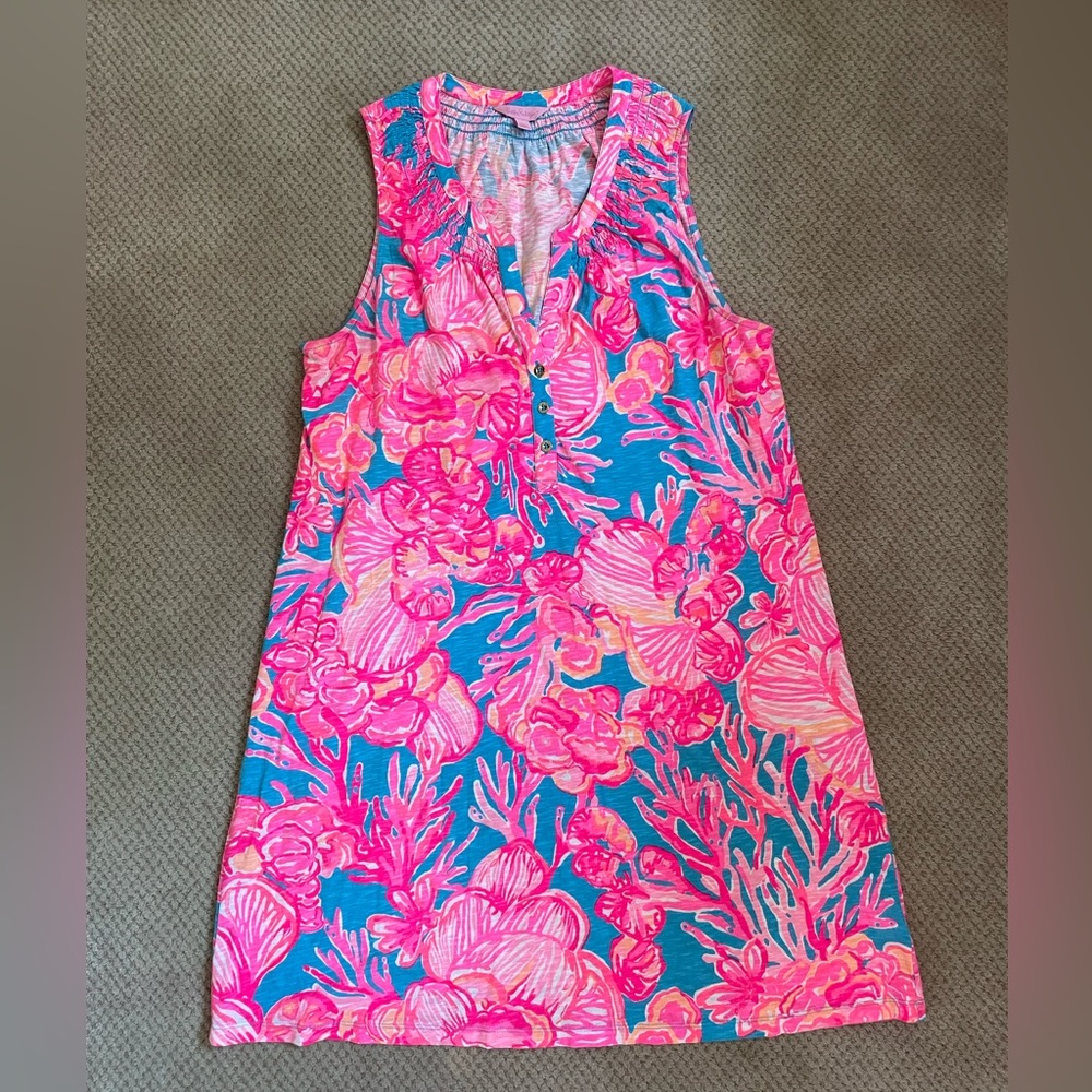 Lilly Pulitzer dress in size large. Like new condition